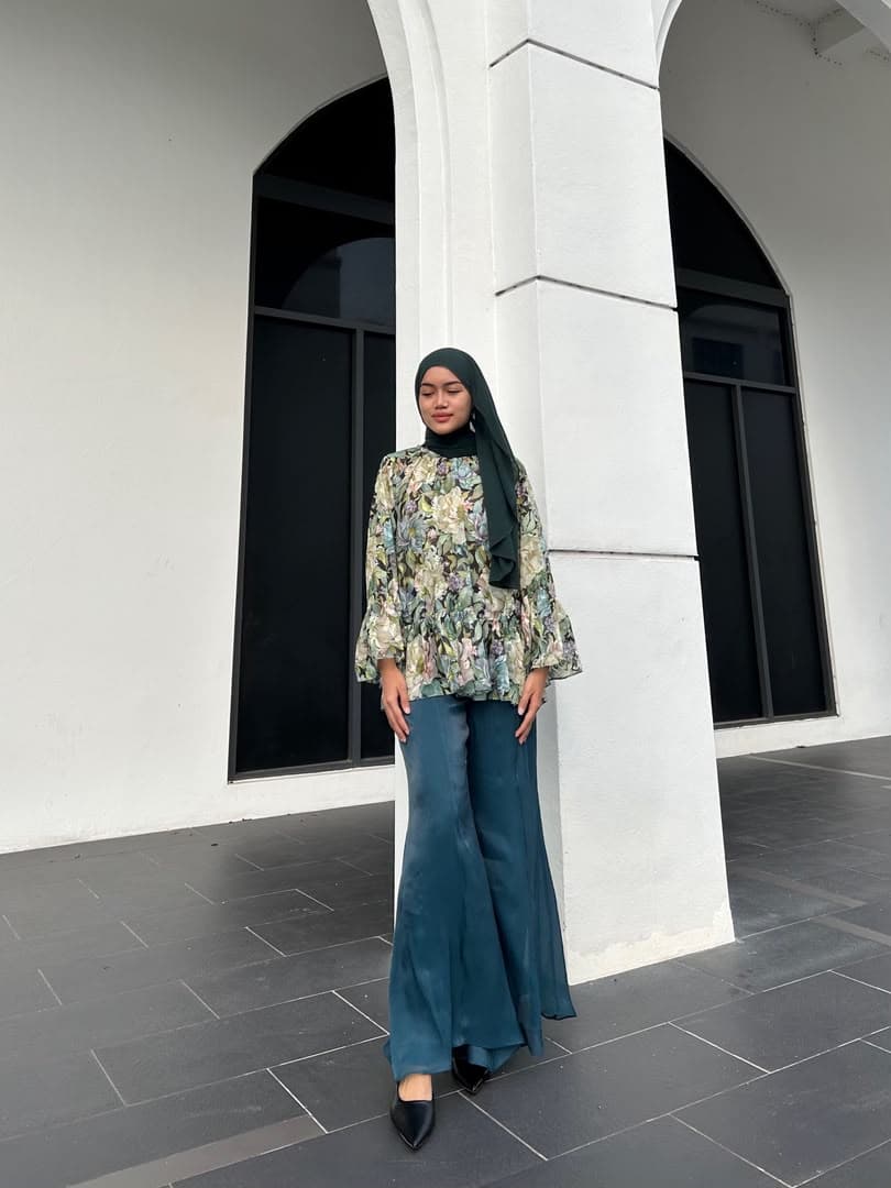 Anna Top in the Peony Garden print