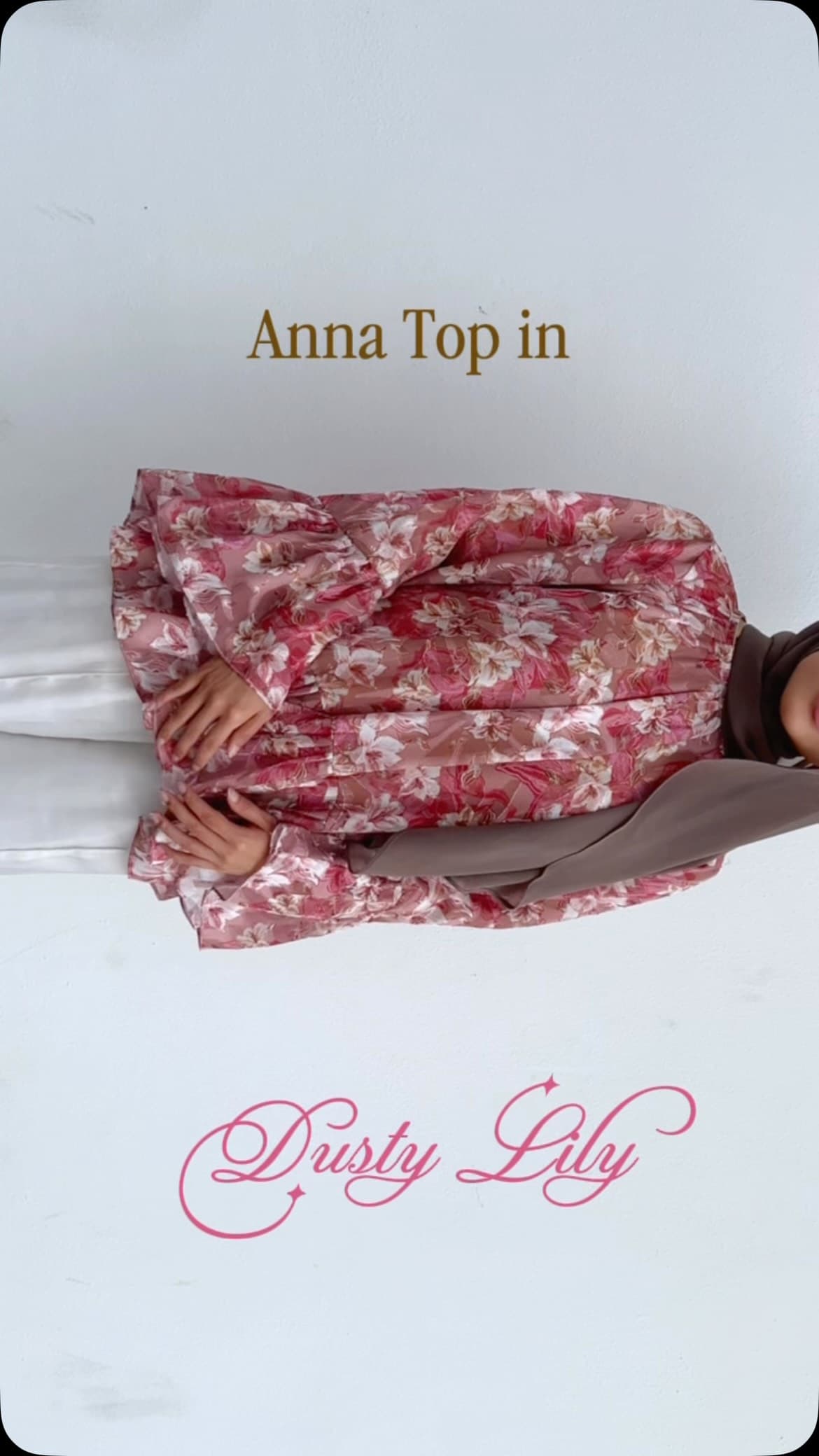 Anna top in dusty lily🤍 Soft, Effortless and easy to style for every occasion. Wether it’s brunch, work, or a casual da